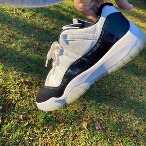 Air jordan 11 low emeralds